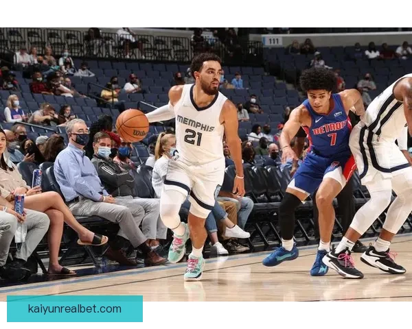 科尔谈梅尔顿拇指伤势困扰及球队第三节崩盘问题